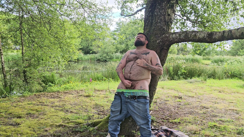 PoppaPig: Does a Bear Cum in the Woods?