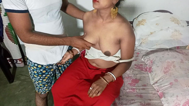 FireeCouple: Aku ngentot memek tante seksi ini dengan nikmat!