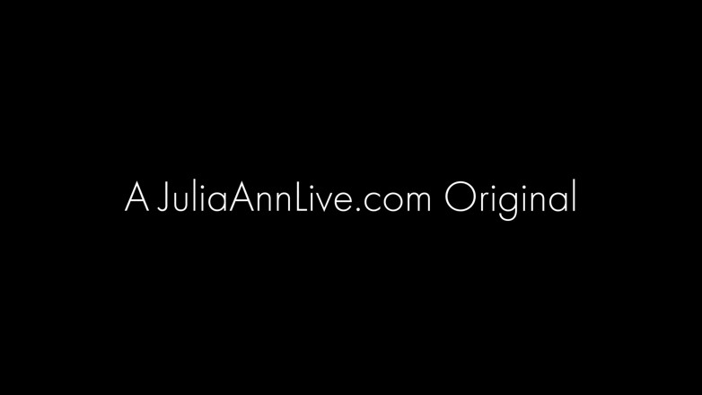 Julia Ann: Sorpresa in ufficio MILF di mezzanotte!