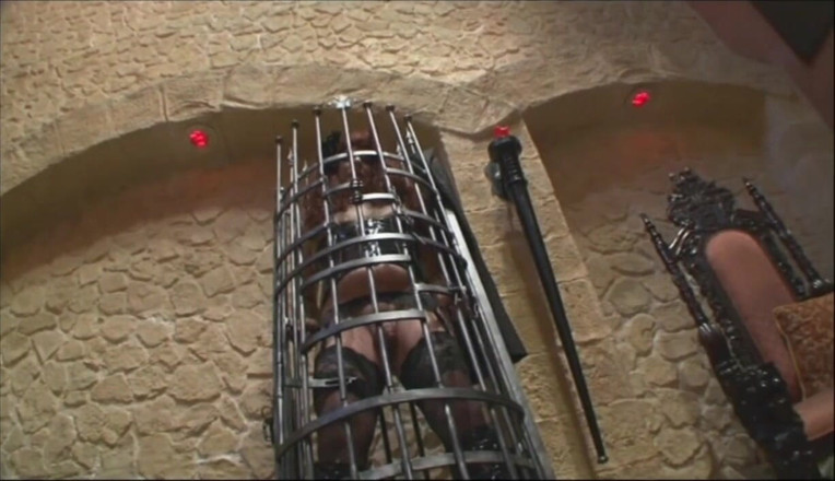 Absolute BDSM films - The original: Унижаю мужика в маске, торчающего наружу