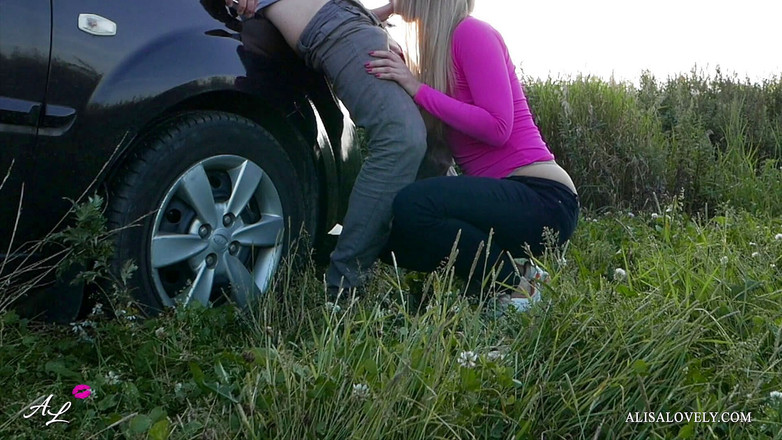 Alisa Lovely: Taksówkarz zabrał dziewczynę z miasta, aby zerżnęła ją na zewnątrz