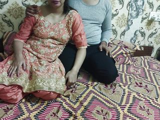 Horny couple 149: भारतीय सौतेली बहन छोटी सौतेली बहन की देखभाल करते हुए अपनी चूत में मेरा बड़ा सख्त लंड चाहती है