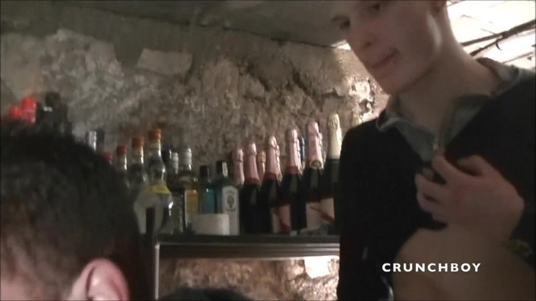 Crunch Boy: baarmain ki uske kolej restaran dvara chudaee
