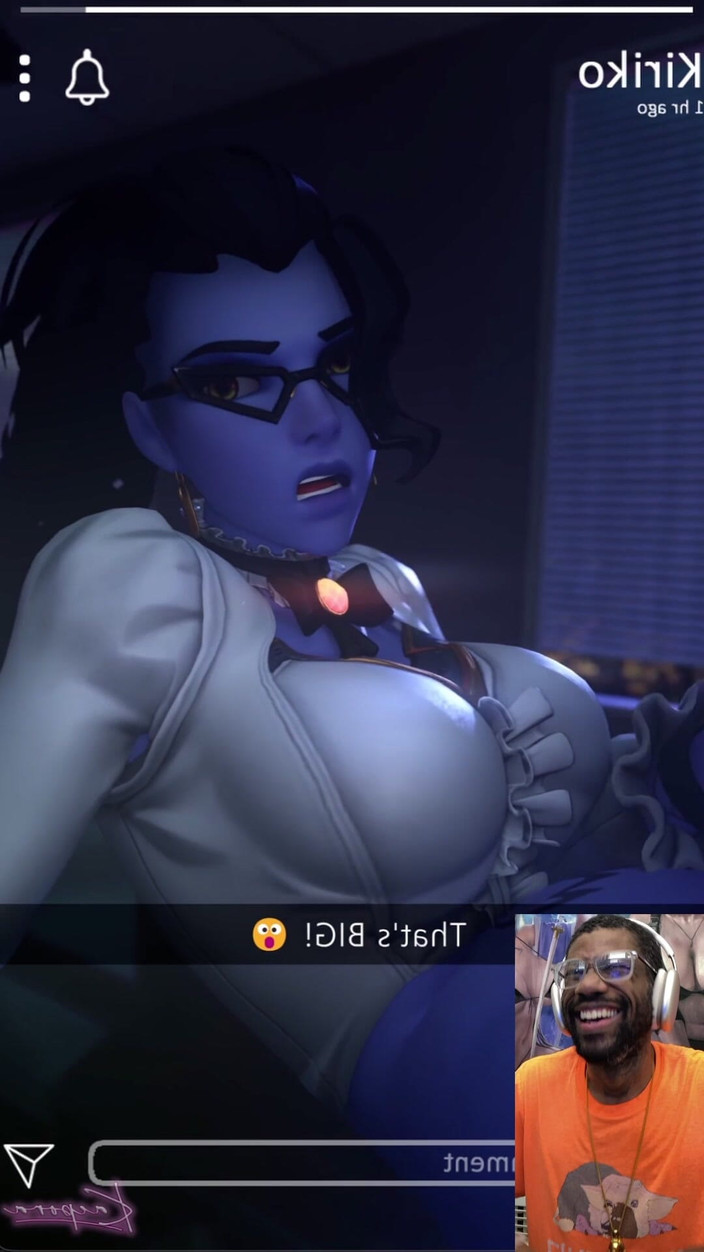 L6RD7BLU3 FUTA: Une veuve transsexuelle dévergondé se branle dans son bureau pendant...