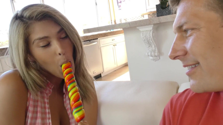 Perv Milfs n Teens: Stephanie West meyakinkan tukang urutnya untuk mengurut pantat tambahannya - Milfs...