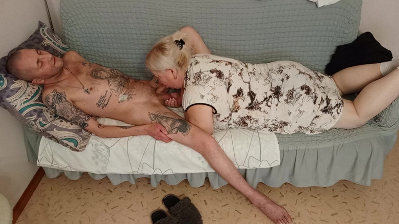 Zona901: Macecha mi saje ptáka a polyká sperma