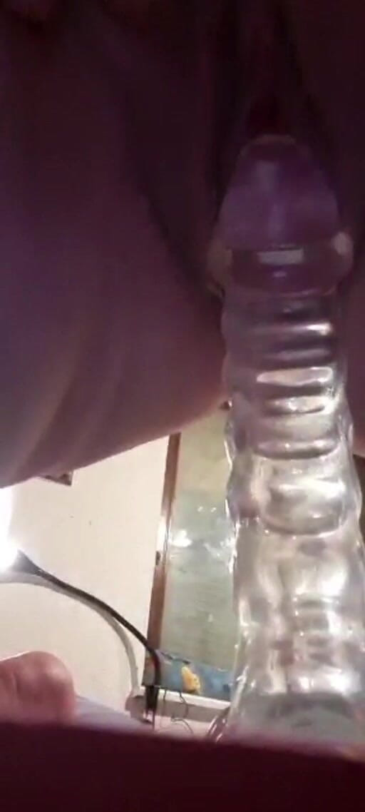 KittieNoOne: Enchendo minha buceta e bunda