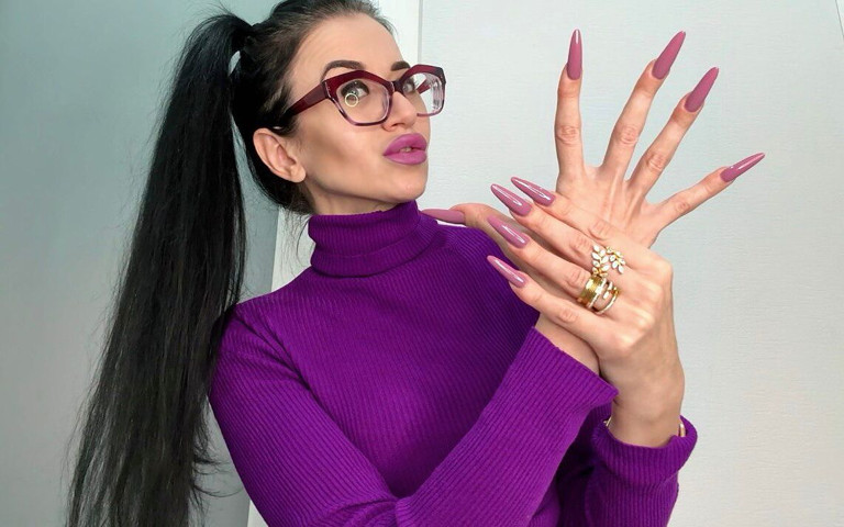 My Favourite Colors Long Nails, Lingerie and Sweater on Me (Julia domaina)