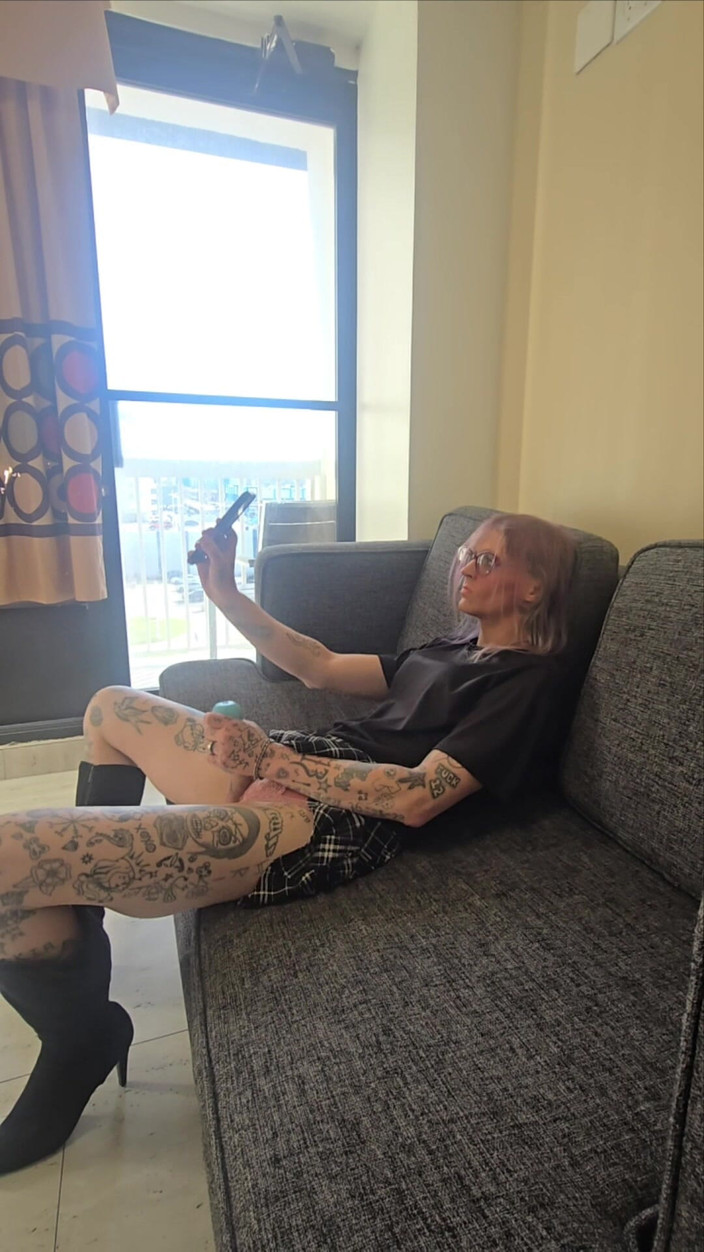 Lynn Kaotik: Trans sürtük kendi yüzüne boşalıyor