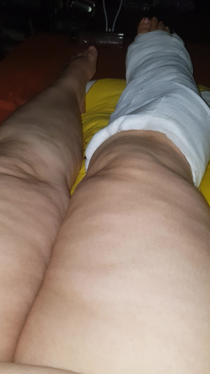 LoraBbw: Aggino le dita dei piedi nel casting