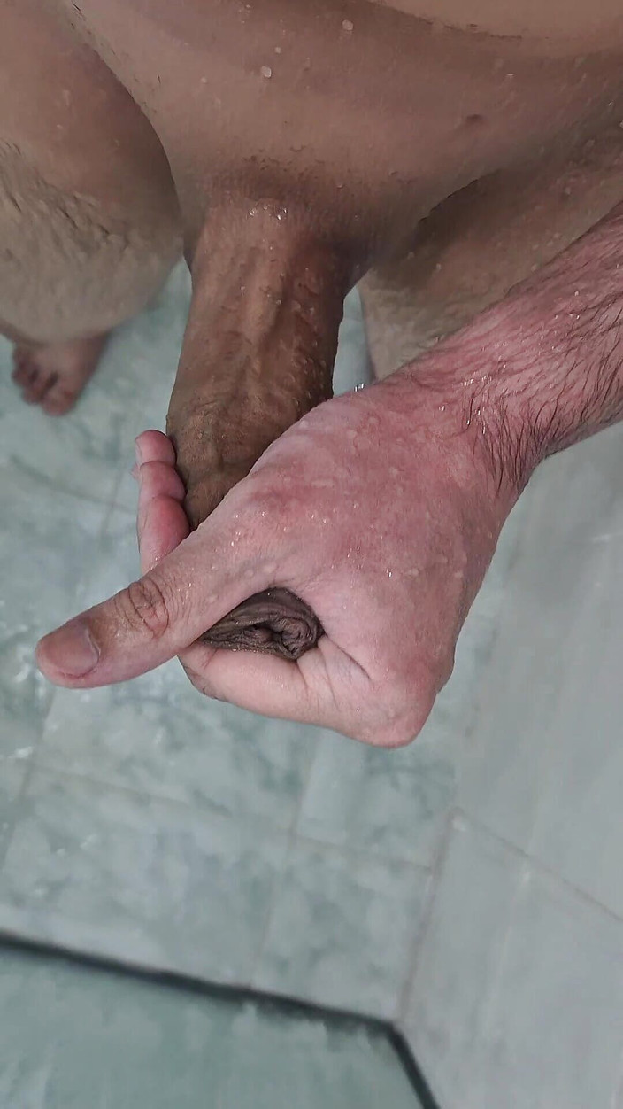 Lkdick8: 在淋浴时撸管 - 第2部分