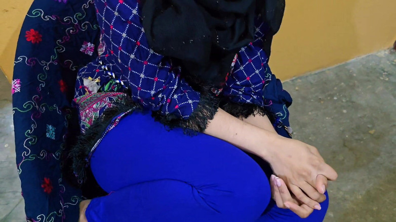 Sairaxsaim: Muslimská přítelkyně v hidžábu se znovu vrací domů - sperma v...