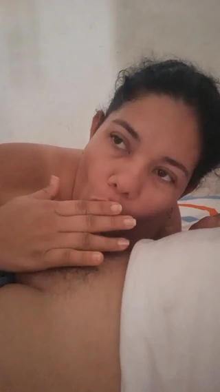 Valkyrieandluigy: Sucking Since He Wakes up