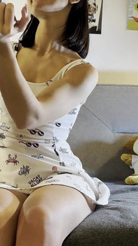 Przypadkowy wytrysk z podwójną wytryskiem ręczna robota Z najgorętszej chudej brunetki babe pracuje na wielki kutas