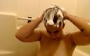TLC 1992: Супер голуб жменька шампуню, миття волосся