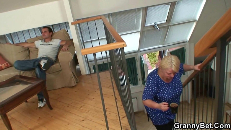 Granny Bet: Wild Sex After Shopping