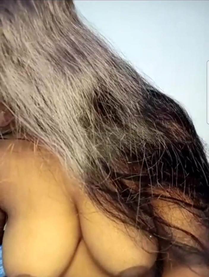 HotlisaAct: バイラル動画 - インドの女の子ホットダンス