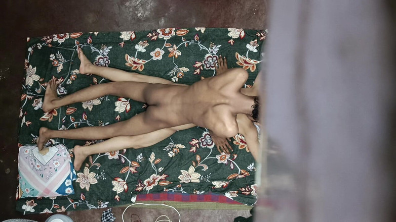 Kaambali: Bini India Bercurang Menjolok Dan Melancap Seks Keras