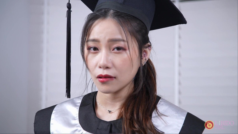 Asian Milfs n Teens: Scena z uroczą azjatycką pięknością - Perv milfs n nastolatka