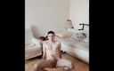 webcamboy98: Молодий хлопець танцює не для своєї мами