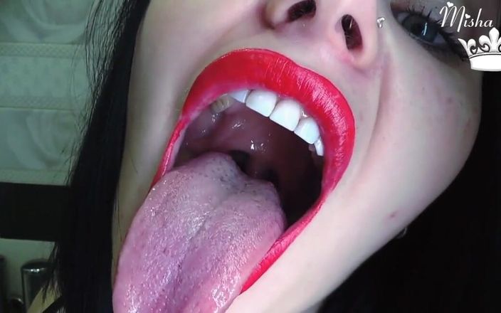 Goddess Misha Goldy: Tu es la victime d’une géante cruelle ! MMM, tu as...