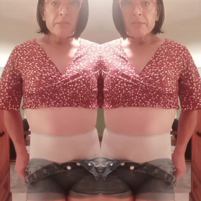 Leopard doggy productions: Tranny strippen