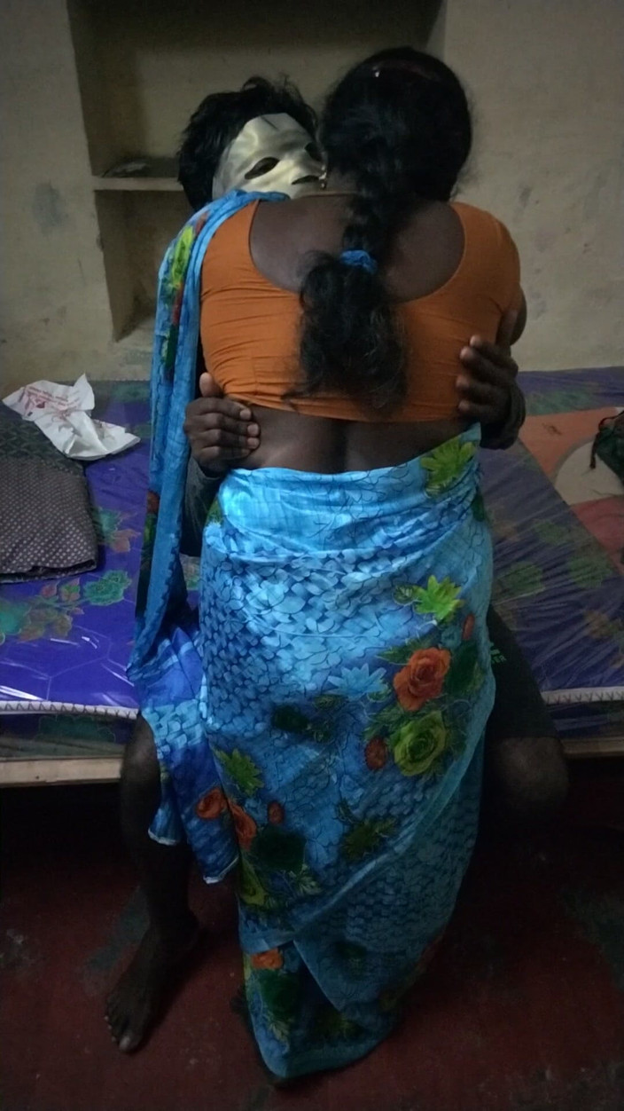 Benita sweety: Tante desa lagi asik sama pria lain