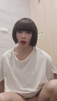 สาวประเภทสอง ถิงเสวียน ช่วยตัวเองกับดิลโด้ในห้องน้ำสาธารณะ