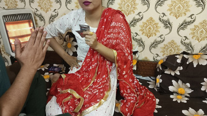 Hornycouple149: Muž ošukal desi hospodyňku před manželem