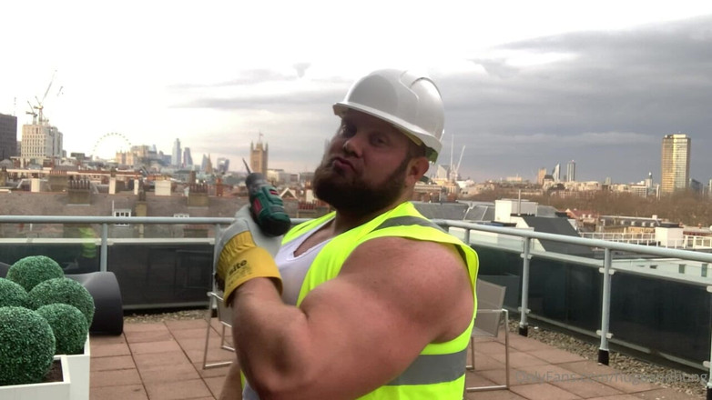 Jack stacked: 빌더 철 굽힘 근육 굴곡 및 측정