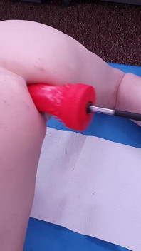 Anal dildo fodendo e esguichando orgasmos para MILF Essex Girl Lisa