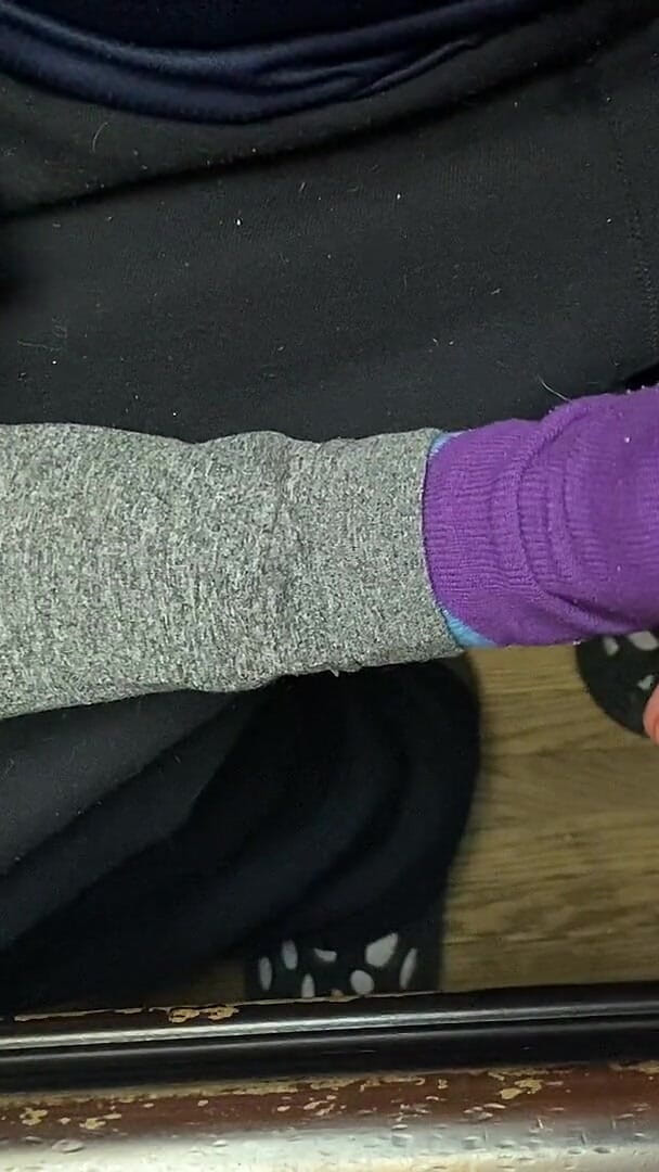 Chilly for Those Tiny Sexy Feet and Long Toes (Melove Feet) Chilly for Those Tiny Sexy Feet and Long Toes (Melove Feet)