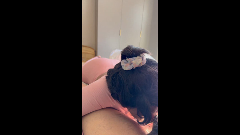 Slut Me Out: 爸爸教她如何舔蛋蛋
