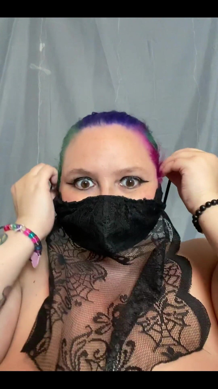 Sara Star: Mask Burlesque