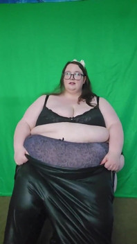 SSBBW déesse, pantalon en cuir moulant personnalisé