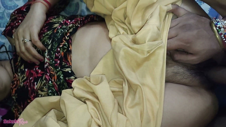 sakshi_raniii: Shadi Baad Ghar Aayi stiefschwester zimmer ich, Taange uthake leti...