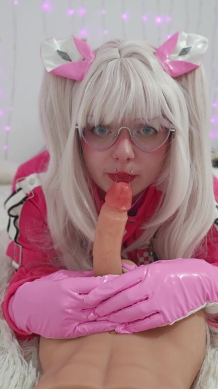 Laska le roomba: Alice Sucks A Good / Cosplay Alice Nikke