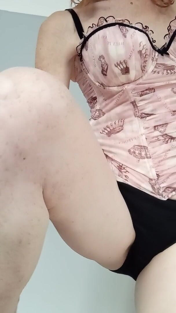 Poutchiee: 靠近我