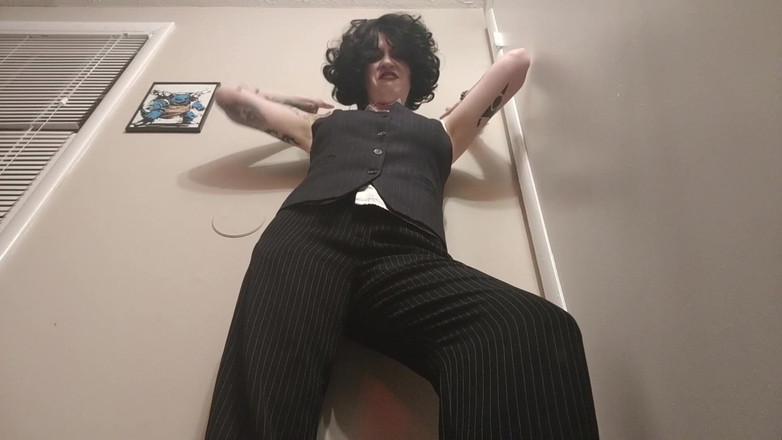 Geeky Femdom: Legion -lenny Shadow Queen- the Giantess