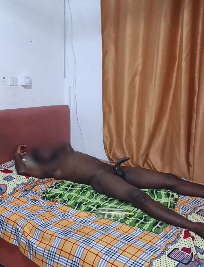 WildFreakBottom: Lucha por tomar su polla curva en mi agujero crudo...