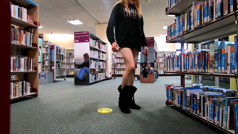 The Midnight Minx: Travestiet komt klaar in de bibliotheek