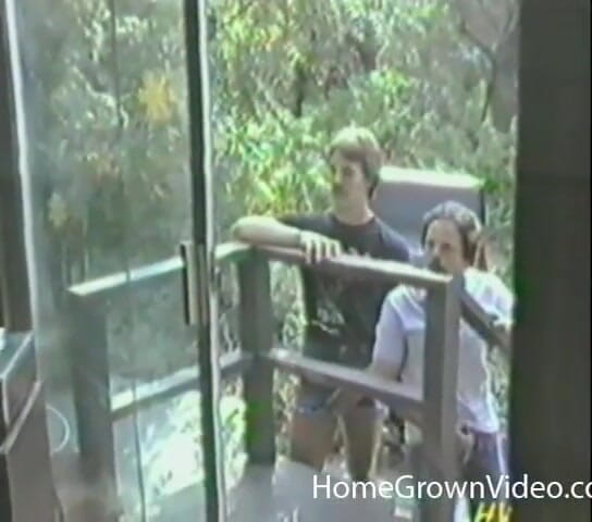 Homegrown Vintage: Twee jongens nemen het om de beurt op een blondine...