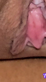 Ruw orgasme met cumshot en tong in poesje