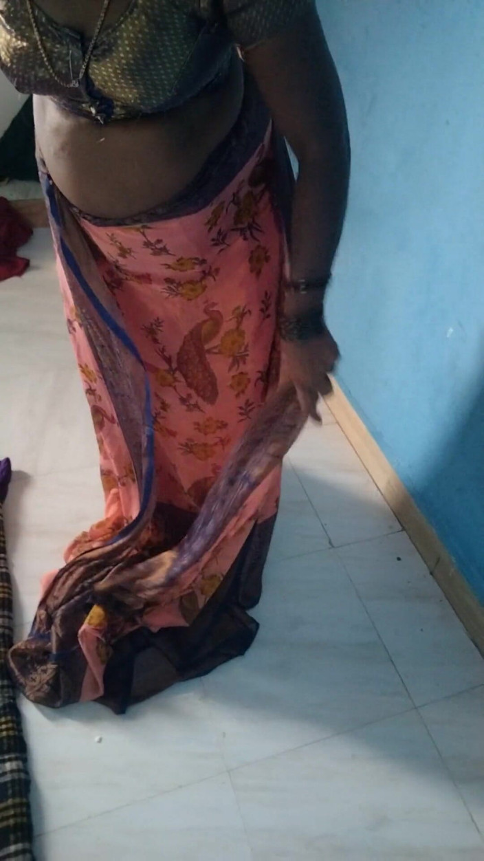 Tamil lesbian: Coppia di cornuti che parlano casuale
