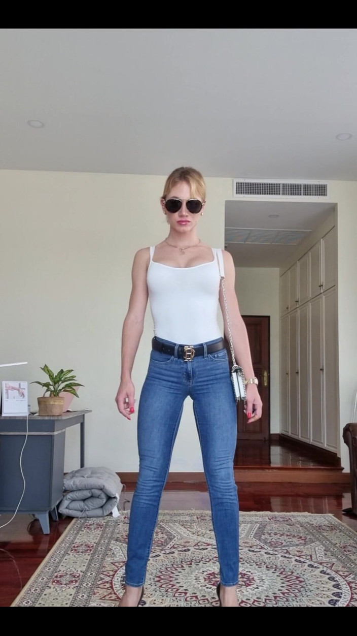 Angel The Dreamgirl: Jeans apertados
