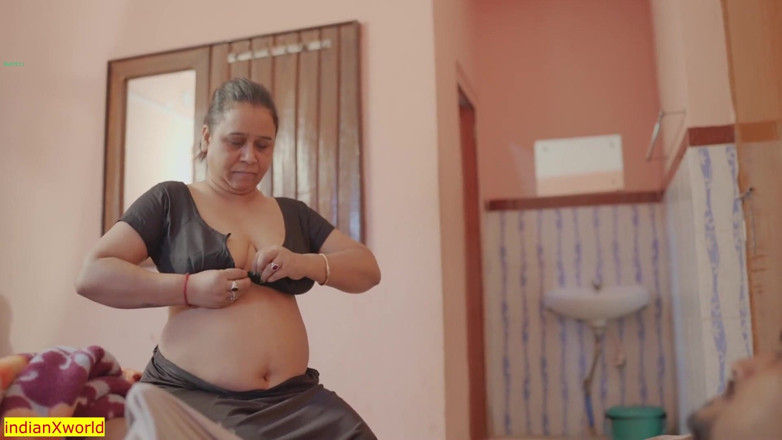Indian Xshot: Mollige Kamwali echt neuken met Choto Babu! Desi-seks