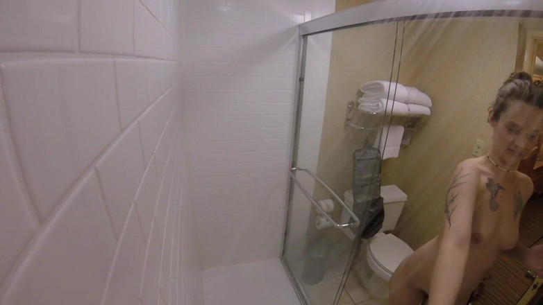 Real Amateur Sluts: Jessica's erotic shower