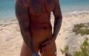 Boy gym: Papi Pissing and Shower Piss in the Beach