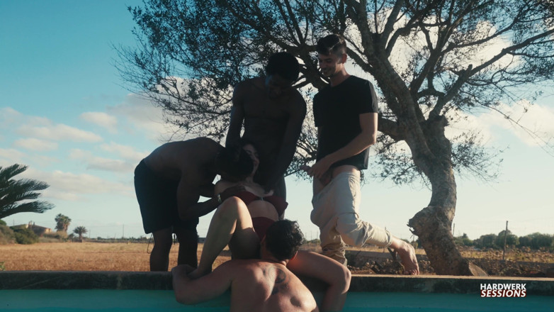 HardWerk: Sessione gangbang con Tula Vida