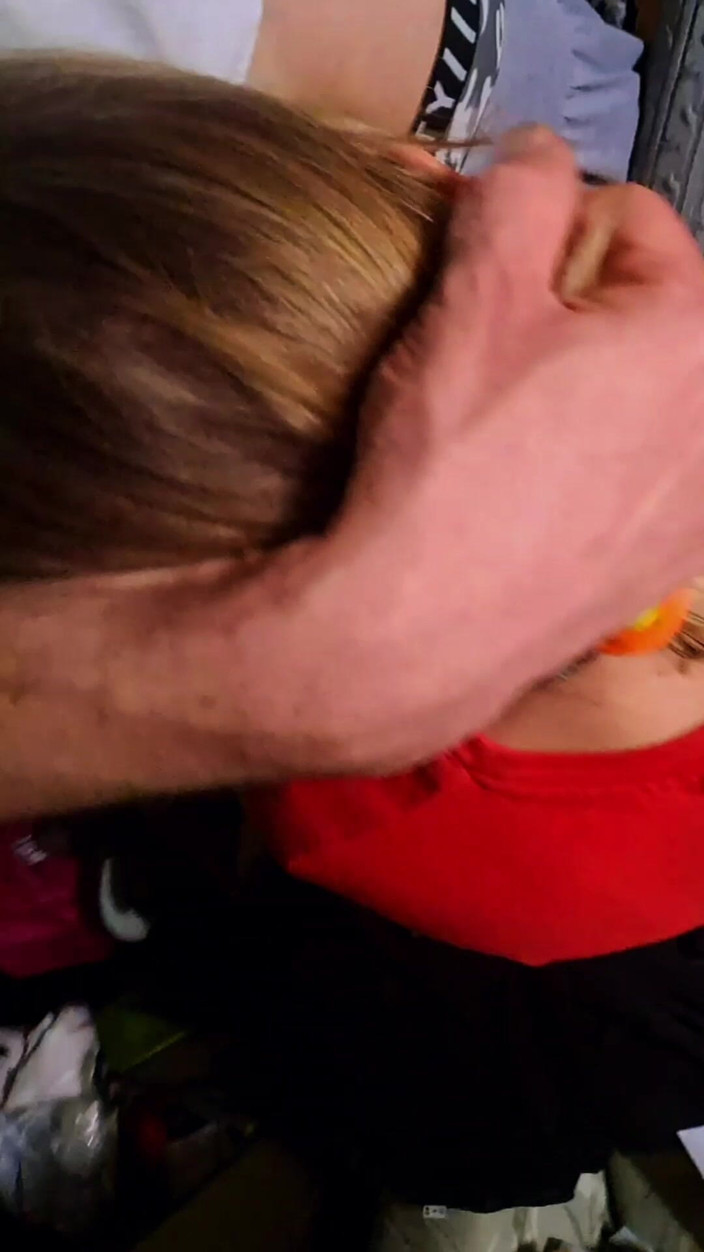 BenAndMoni: Diep in de keel pijpbeurt en enorme cumshot op tieten